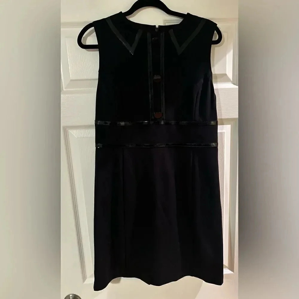 NWT-MICHAEL Michael Kors Black Dress. Size 6.